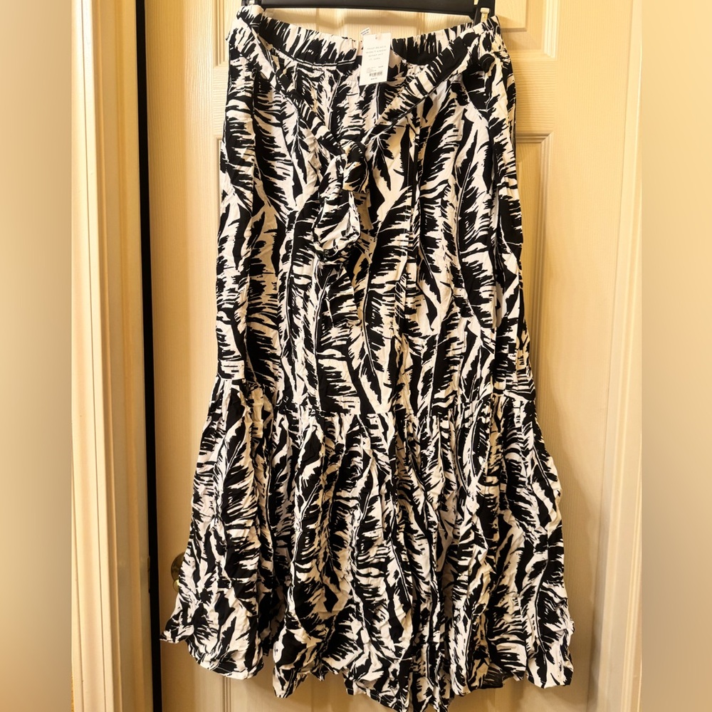 Lane Bryant Cacique Black and White Swim Cover Up Skirt.